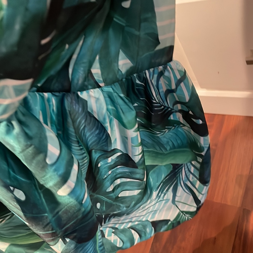 Green Leaf Patterned Long Dress - image 6